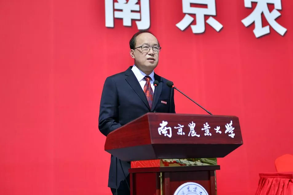 卢志强最新消息,卢志强最新消息，科技巨擘的新品震撼登场，引领未来生活新潮流