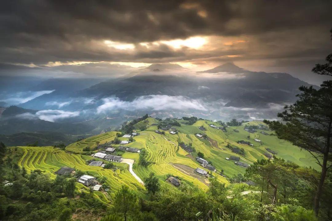 雅安最新拿地，土地回忆中的温馨故事
