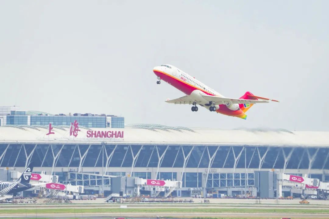 我国最新航空技术，科技之巅，翱翔未来的航空之旅！