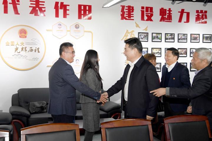 美团下载最新，小城生活的日常与温情纽带探索