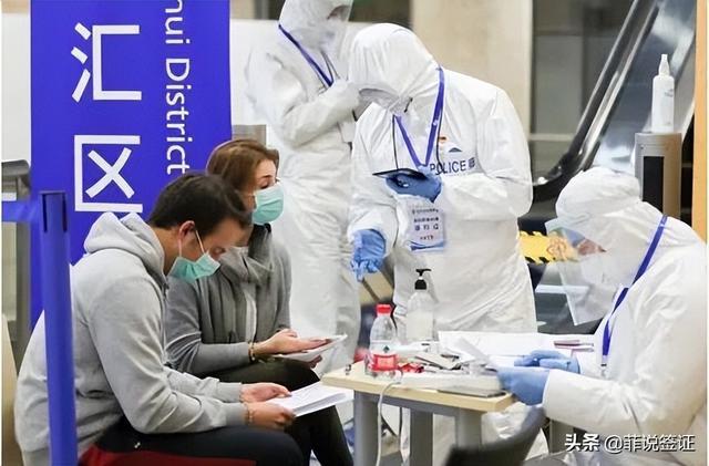 浦东机场入境最新政策，小奇的奇妙重逢与喜悦之旅