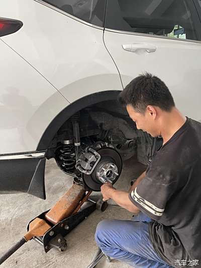crv断轴最新消息,CRV断轴最新消息与小巷中的隐藏特色小店探秘