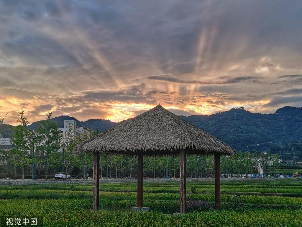 保山最新干部任前公示与自然美景之旅的心灵召唤