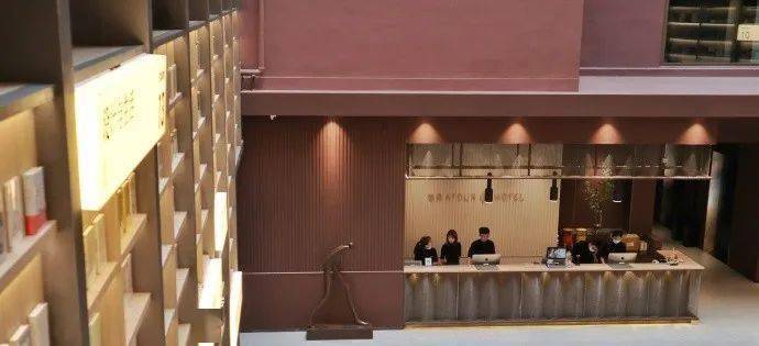 川洋家居上市，探索独特家居美学的奇妙之旅，小巷中的隐藏宝藏亮相股市