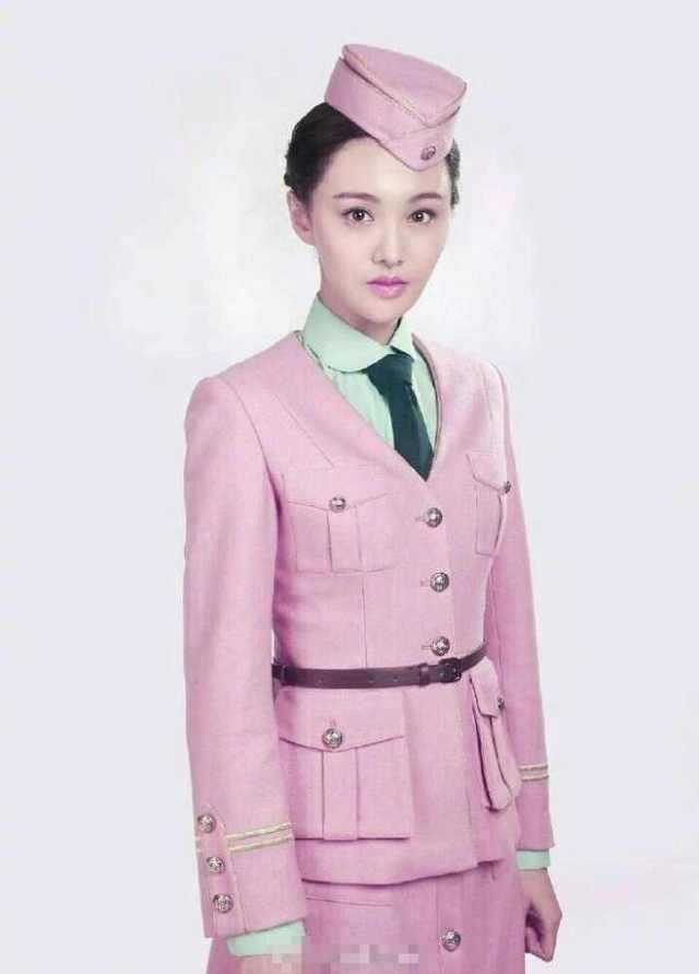 制服明星之路，一步步走向闪耀星途