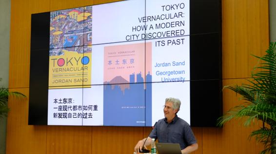 篮球明星乔丹的温馨生活瞬间