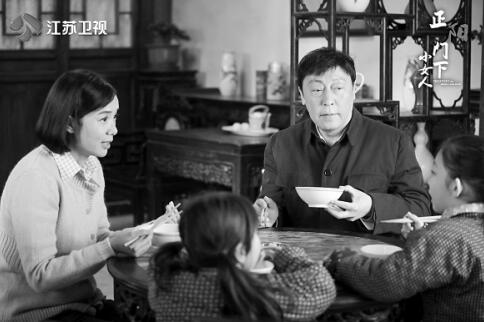电视剧正阳门，自信与成就感的蜕变，励志之光引领人生之路