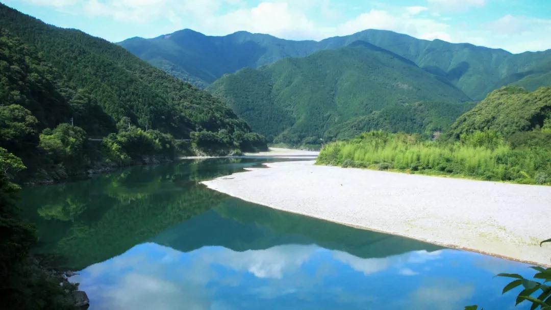 最新版电脑,最新版电脑，一场探索自然美景的旅行