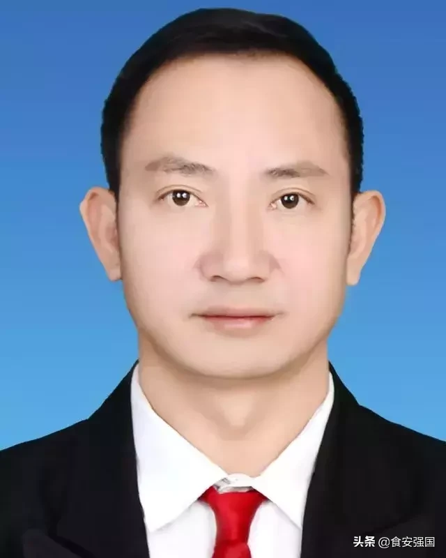 云南省最新干部公示与小巷深处的独特风味探秘揭秘