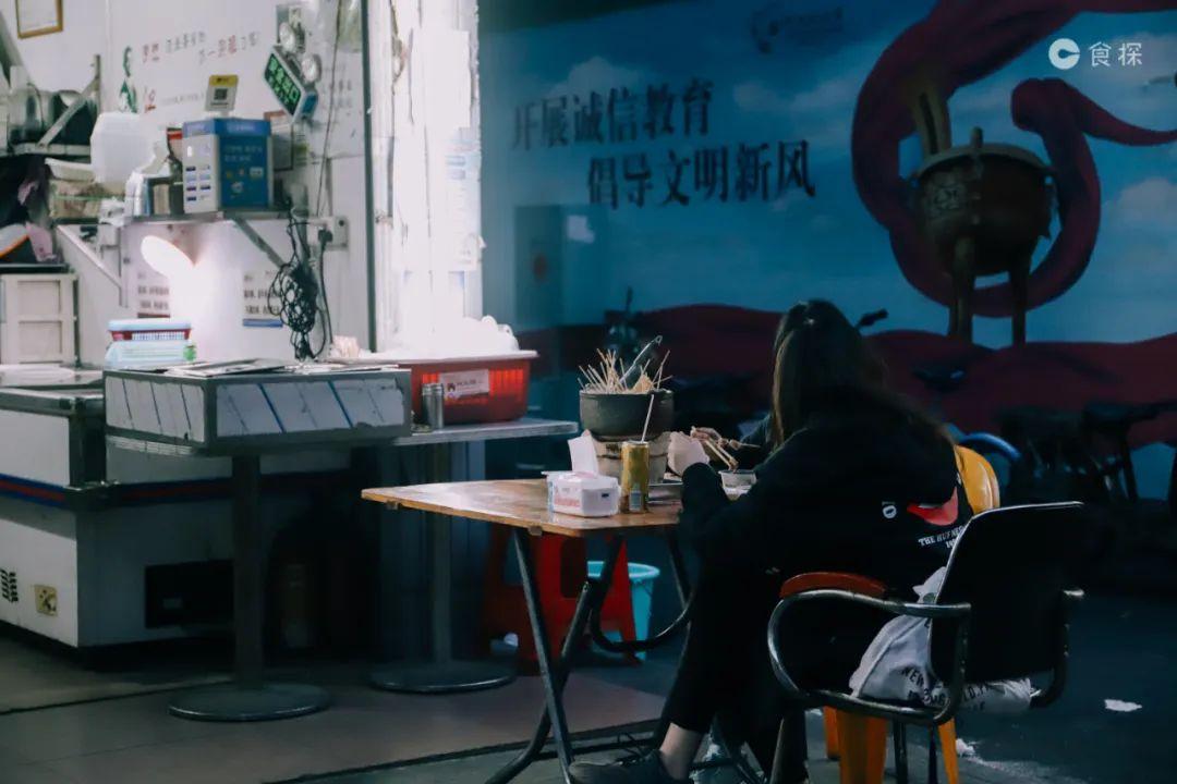 河源最新招聘信息揭秘，小巷特色小店大探秘！